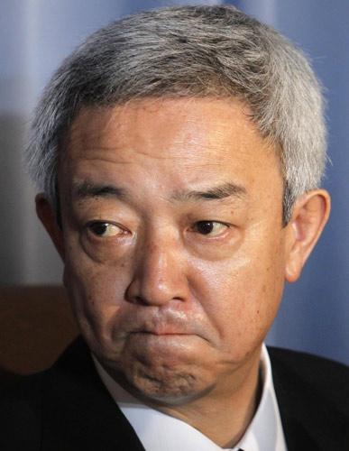 Japan reconstruction minister resigns