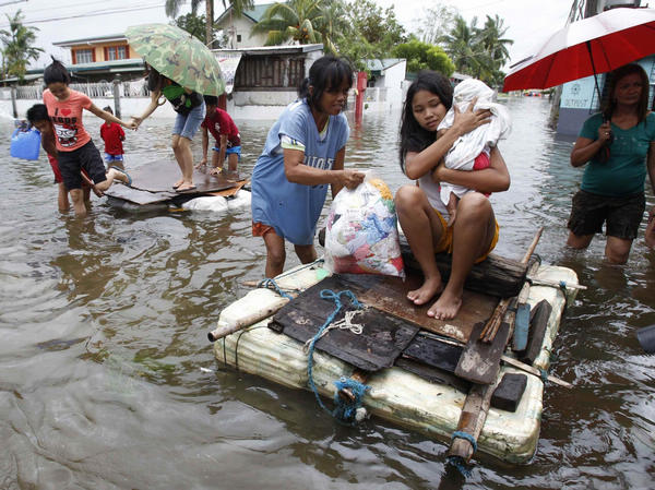 Typhoon Nesat leaves 31 dead in Philippines