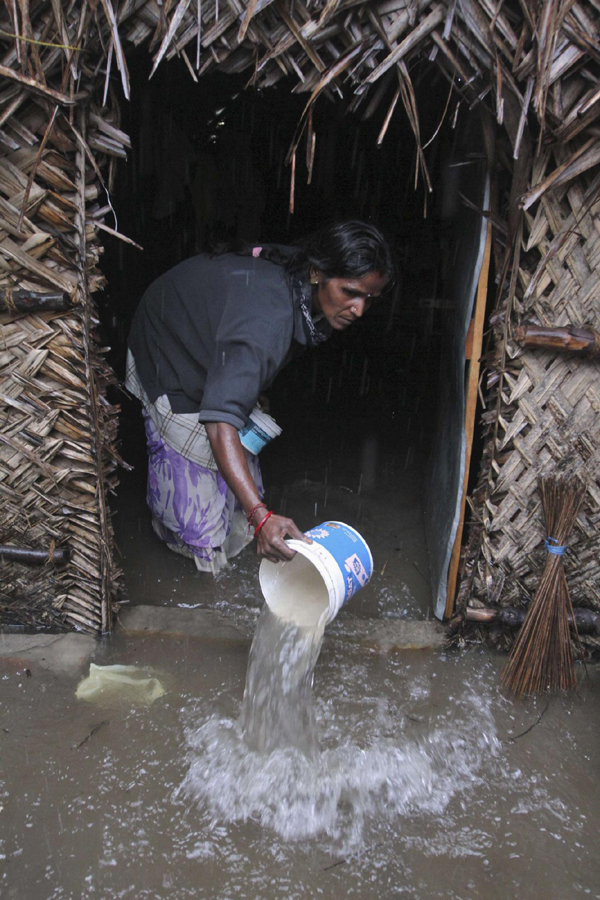 Cyclone Thane lashes India's south coast