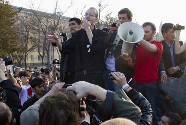 Protesters rally against Putin in Russia