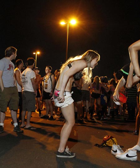 Arizona students get half-naked for charity