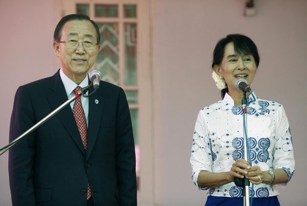 UN chief meets Aung San Suu Kyi for 1st time