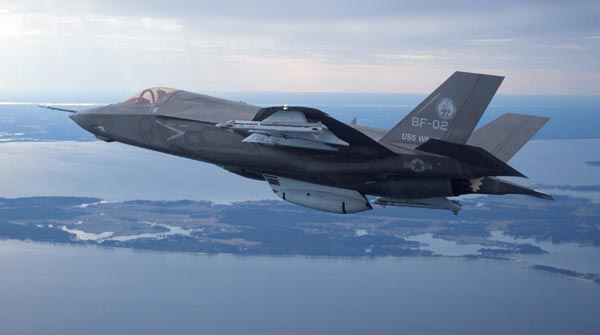 Britain forced into F-35 fighter jet U-turn