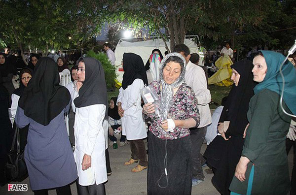 180 killed in strong quake in NW Iran