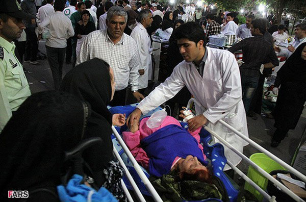 180 killed in strong quake in NW Iran