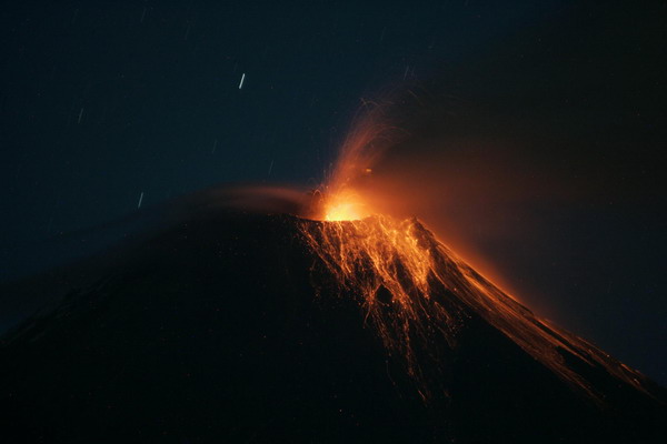 Tungurahua volcano erupts in Ecuador