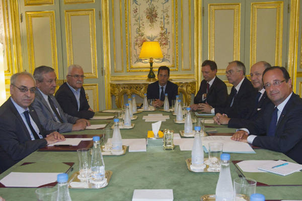 Hollande reiterates support for Syrian opposition