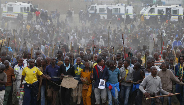 3,000 Marikana miners march to gain strike support