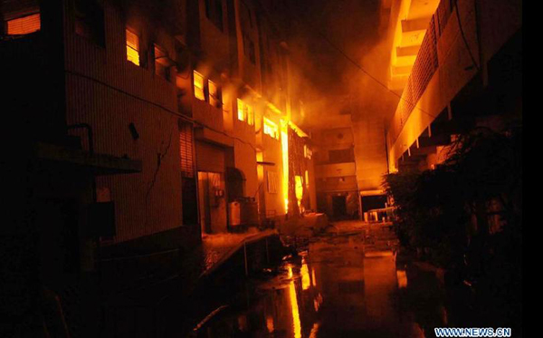 2 fire incidents in Pakistan claims 214 lives