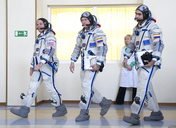 US-Russian space crew arrive at Star City space center