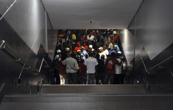 S. African transport workers demand higher wages