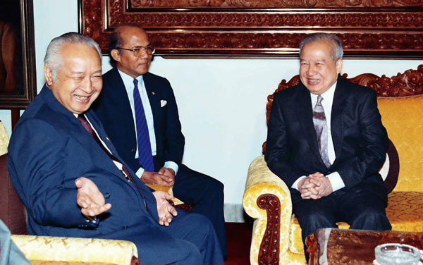 Cambodian former King Norodom Sihanouk dies