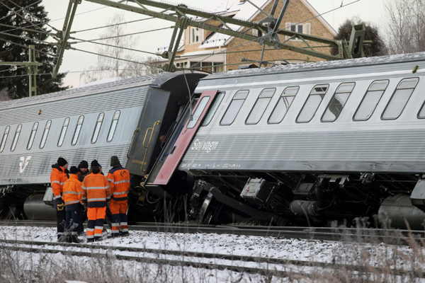 Train derails in Sweden, 11 injured