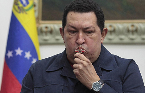 Venezuela's Chavez says cancer back