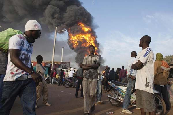 100-plus killed in French air strikes in Mali