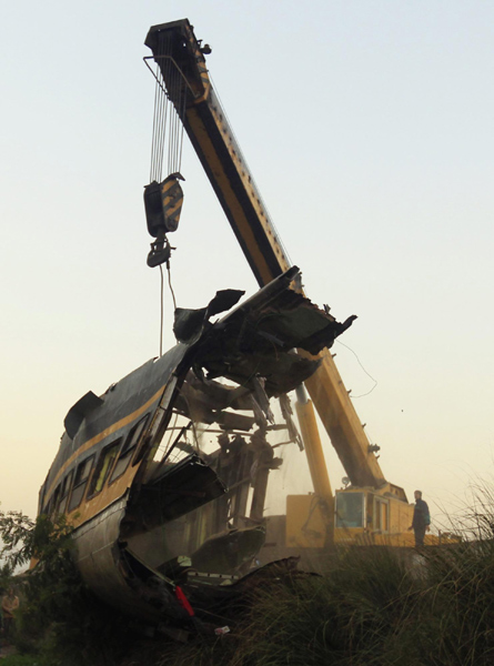 Bloody train derailment shocks Egypt