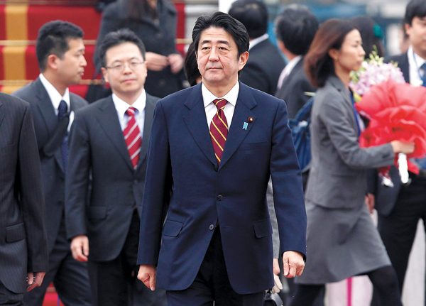 Ex-Japan PM apologizes for wartime crimes in China