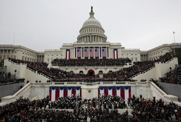 Obama takes oath, calls for unity, peace