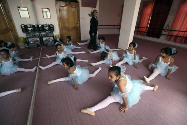 Ballet class in Sanaa