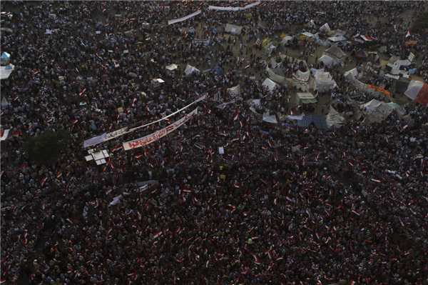 Huge crowds rally in Egypt, political talks stalled