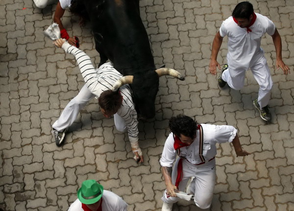 Spain's Pamplona bull run ends in stampede