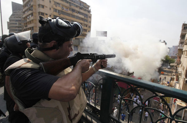 Egypt forces crush protesters