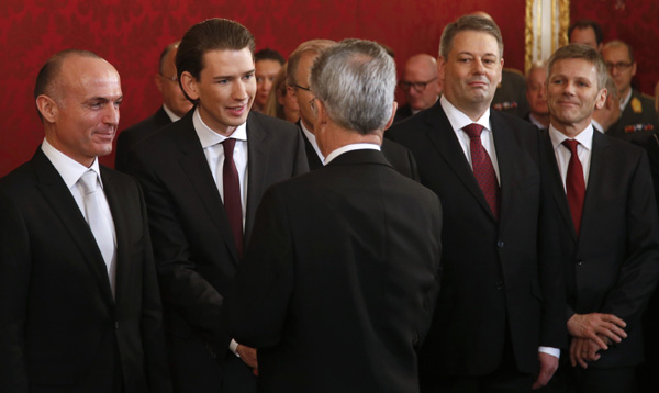 Austria's new government sworn in