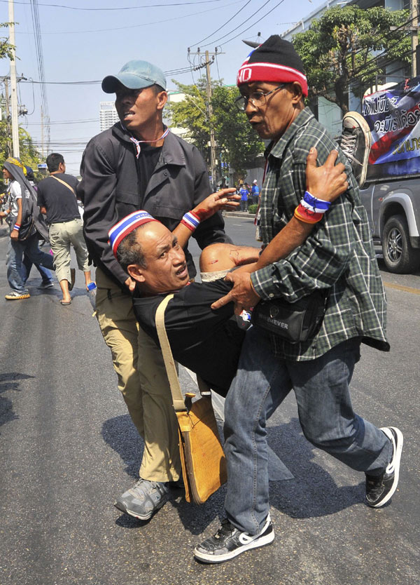 Blast wounds 36 anti-government protesters in Bangkok