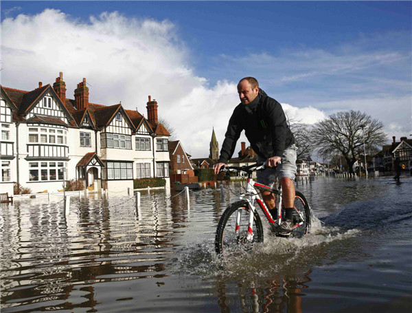 Flooding along the River Thames
