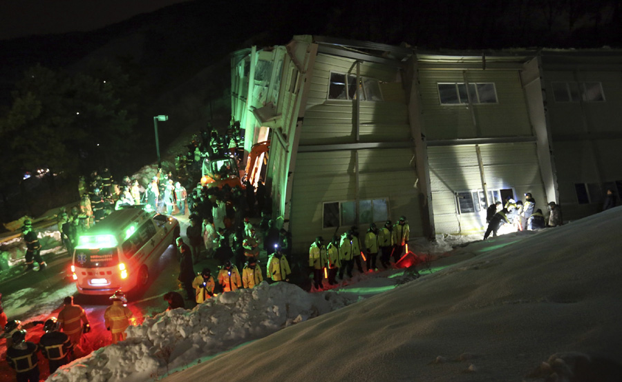 Building collapse at Korean resort kills 10