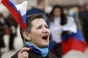 Ukrainian leader vetoes Crimea's vote to join Russia