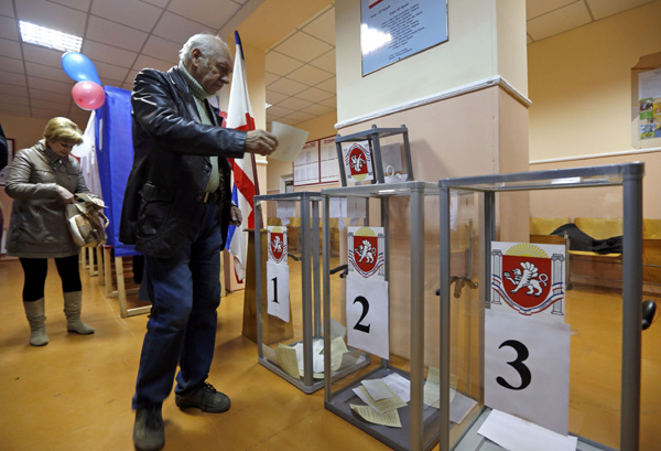 Crimea holds referendum on future