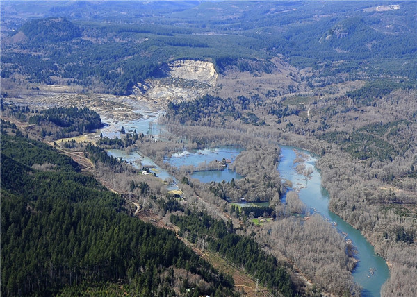 US mudslide death toll climbs to 14, 176 missing