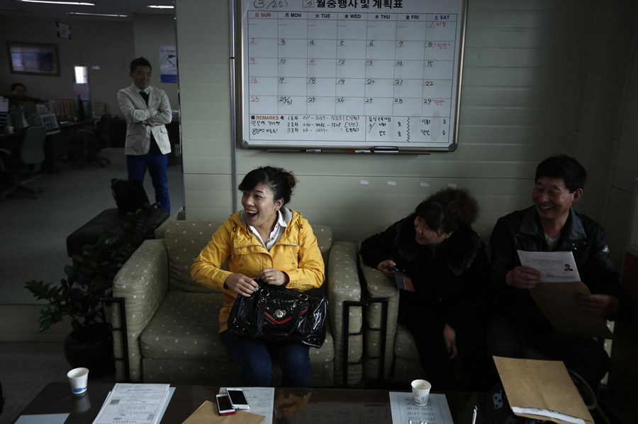 Chinese who want driver's licenses get them cheap in S. Korea