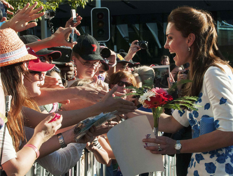 William, Kate visit Australian air force base