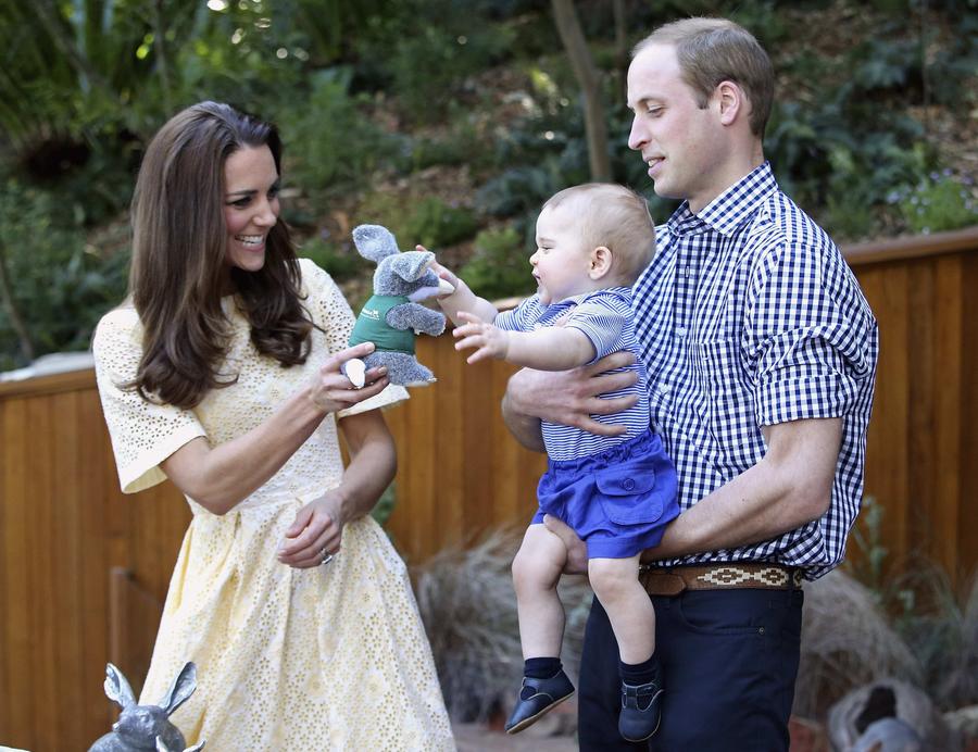 William, Kate and George tour Sydney's Taronga Zoo