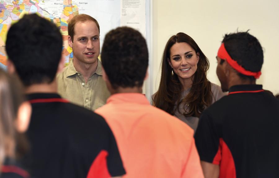 Prince William, Kate visit Ayers Rock