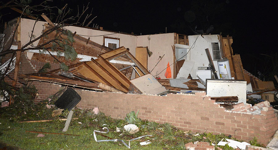 At least 17 killed as tornadoes rip through Arkansas, Oklahom