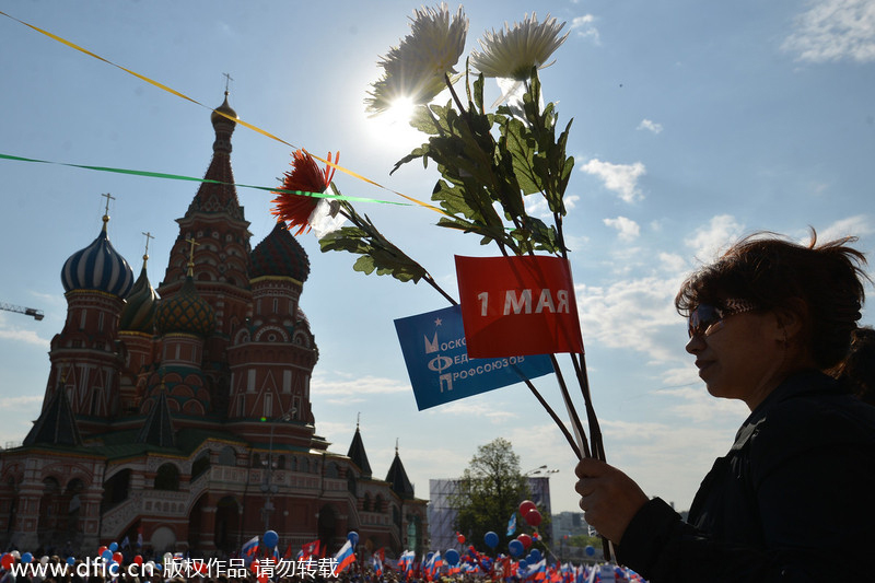 Russians parade to celebrate Labor Day