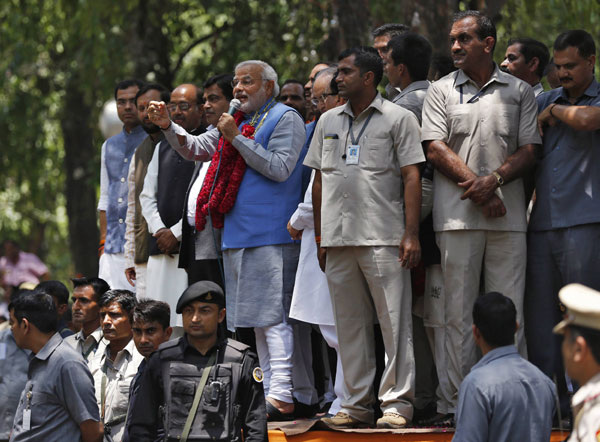 India's Modi gets hero's welcome