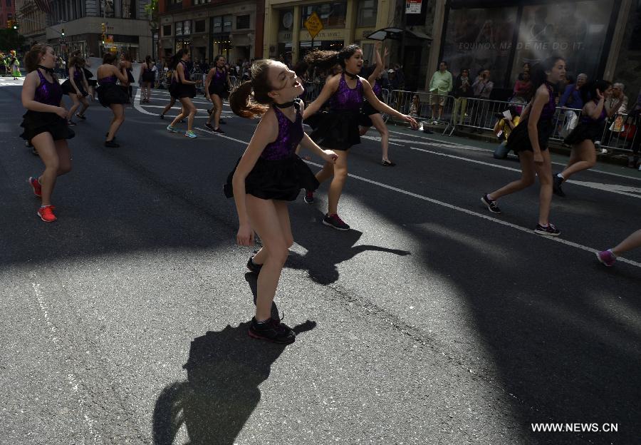 Thousands of dancers attend annual dance parade in NYC