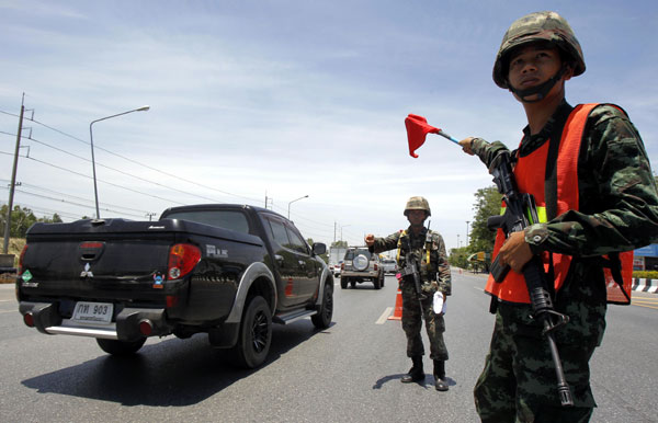 Thai army chief calls meeting of political players