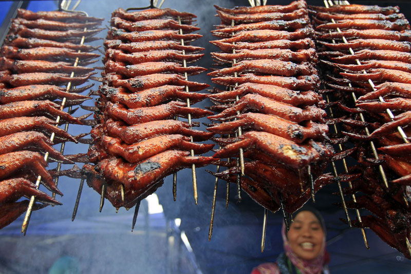 Breaking the fast with a Ramadan feast