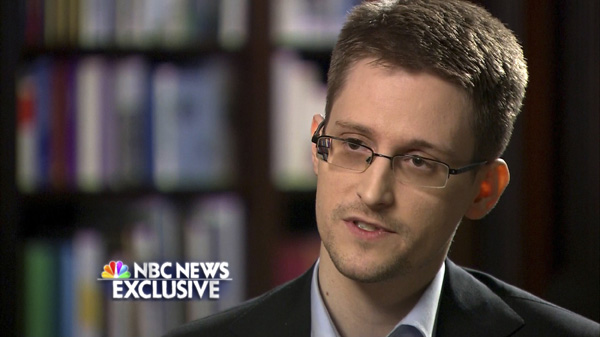 Snowden awaits extended asylum permission in Russia