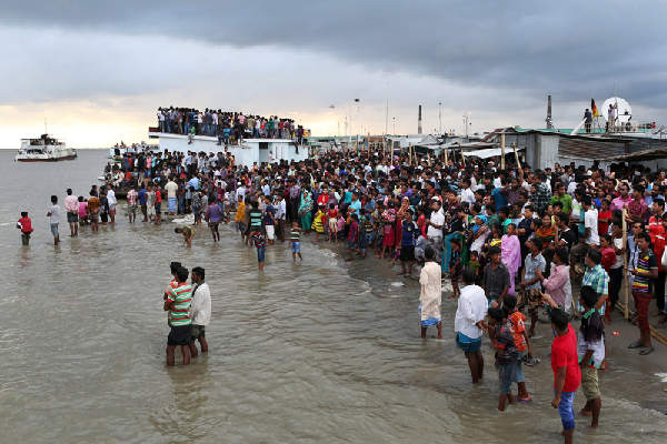 Bangladesh ferry capsizes with 200 passengers aboard