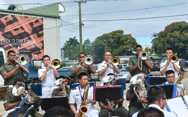 China's hospital ship <EM>Peace Ark</EM> arrives in Fiji