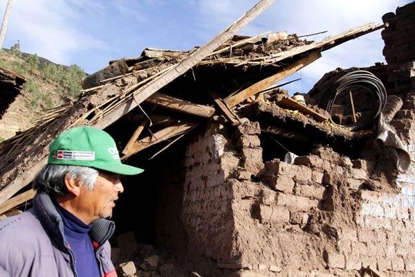 Peruvian president visits quake-affected region