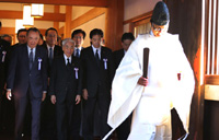 China opposes Japanese lawmakers' shrine visit