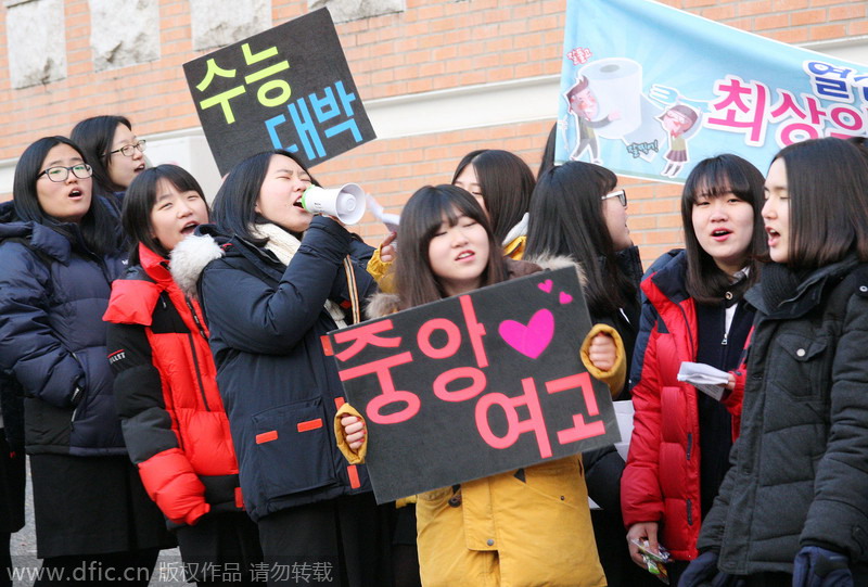 Rituals and prayers for hope at the South Korean college entrance exams