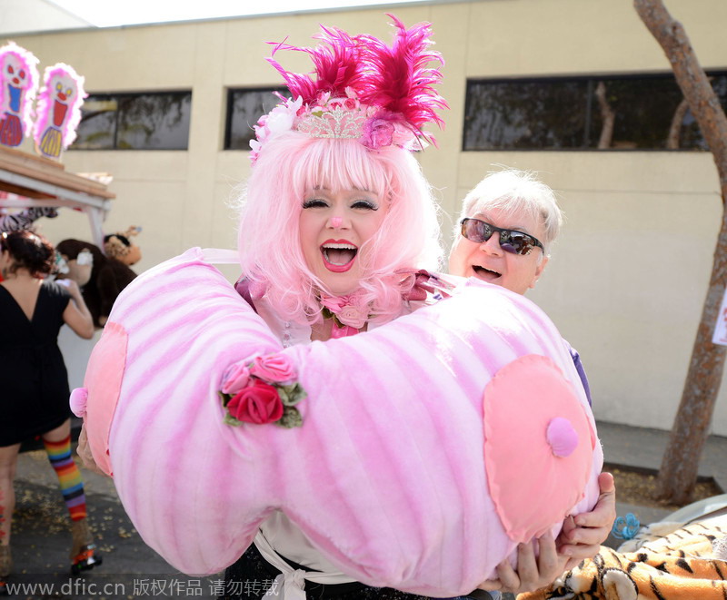 2014 Doo Dah Parade sparkles in California